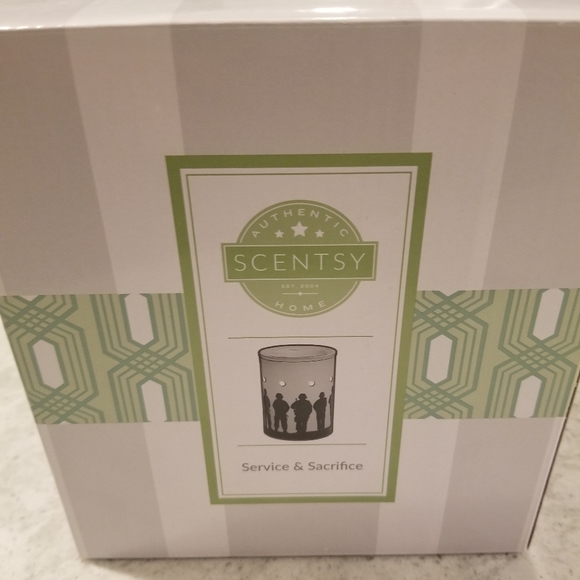 Scentsy Service and Sacrifice Warmer NEW M… - Picture 5 of 8